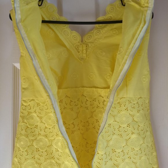 vintage 50s hand made lace floral sleeveless tunic 🎈HOST PICK🎈 - Picture 3 of 11